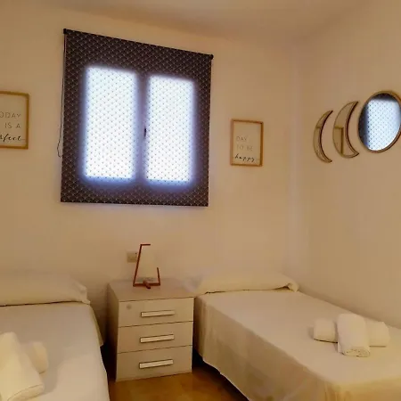 Hermosa Casa Con Piscina Cerca De La Playa De Punta Prima * Punta Prima (Menorca)